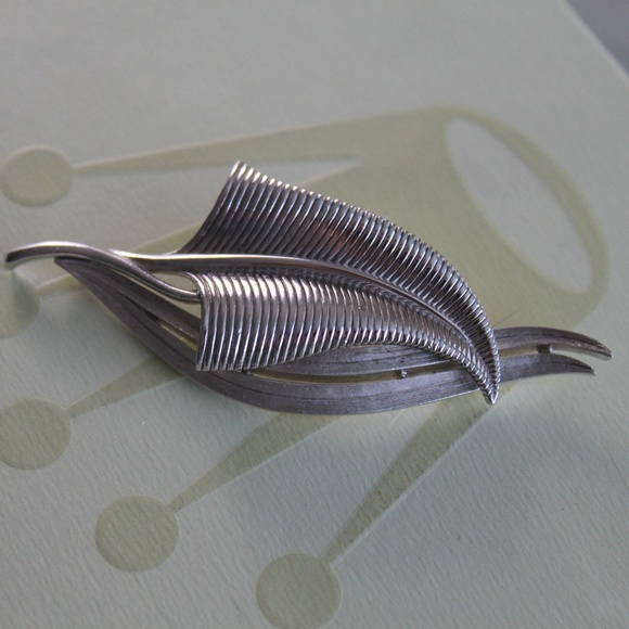 Trifari Silver Tone Feather Brooch - Picture 1 of 2